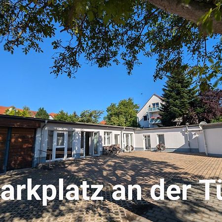 Fewo Urban Gotha - Apartment Orangerie - Am Schlosspark- Parken An Der Der Tuer- Barrierefrei, 900 Meter Zum Bahnhof - Wallbox Buitenkant foto